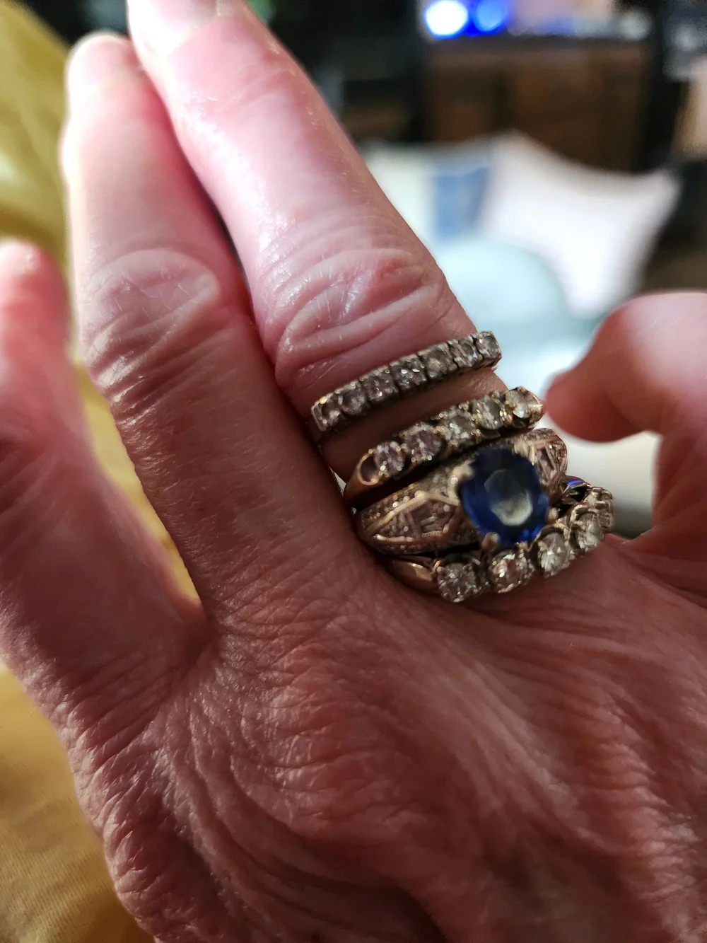 DIAMOND RING - Picture 2 of 11